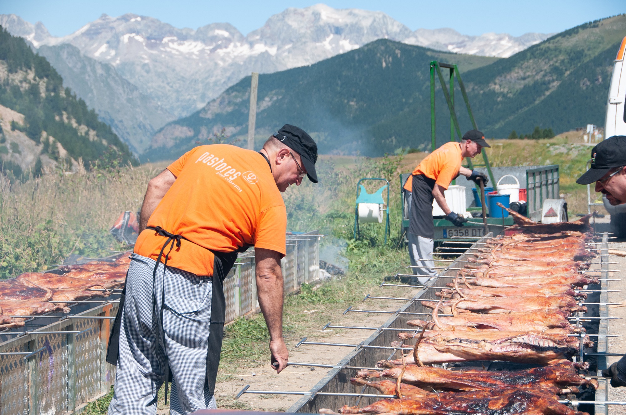 Aramon Cerler despide el verano con su tradicional fiesta del ternasco asado